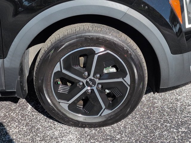 Used 2024 Kia Niro EX FWD image 10