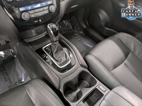 Used 2017 Nissan Rogue SL w/ SL Premium Package image 16