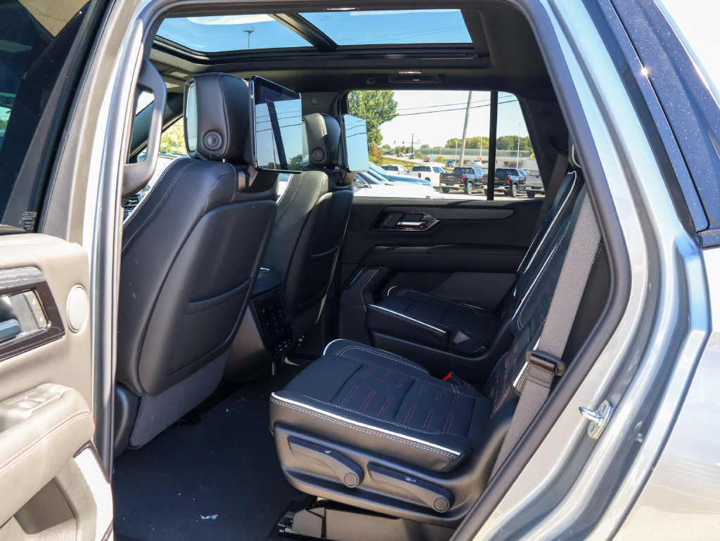 New 2026 GMC Yukon AT4 Ultimate AWD/4WD image 15