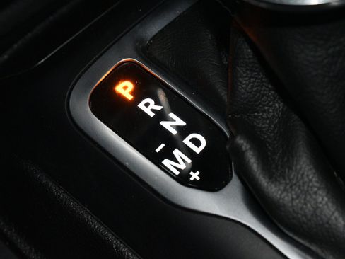 Used 2018 Jeep Wrangler Unlimited Sahara AWD/4WD image 40