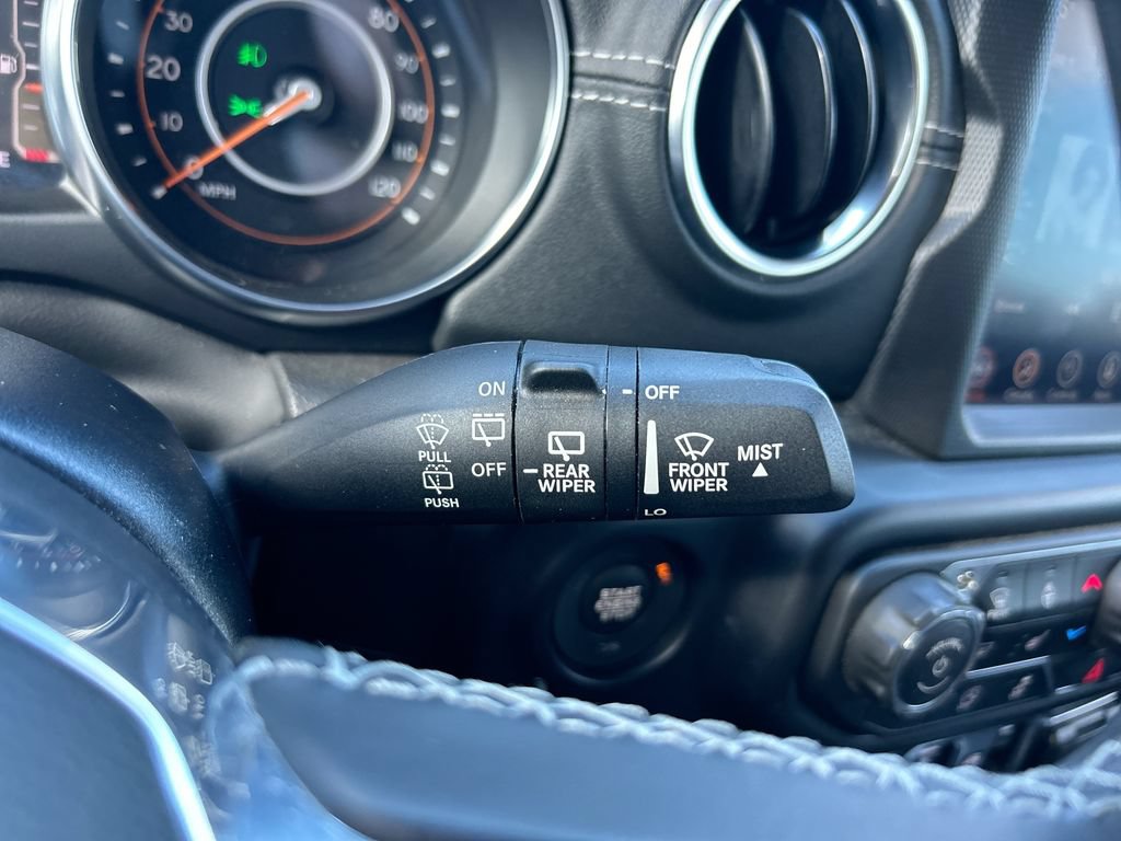 Used 2022 Jeep Wrangler Unlimited Sahara w/ Cold Weather Group AWD/4WD image 17