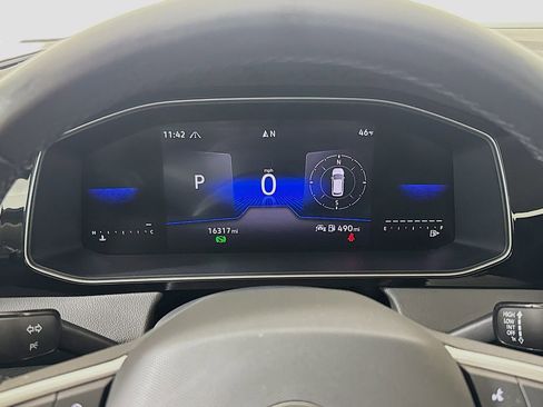 Used 2025 Volkswagen Jetta S image 11