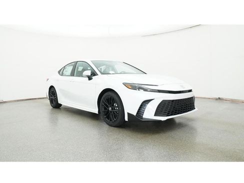 New 2026 Toyota Camry SE image 29