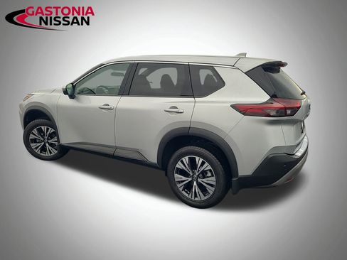 Used 2021 Nissan Rogue SV image 10