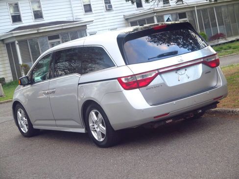 Used 2012 Honda Odyssey Touring Elite image 17