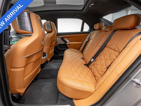 Used 2023 BMW 740i RWD image 16