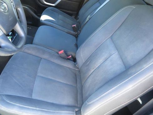 Used 2017 Nissan Titan SV RWD image 24