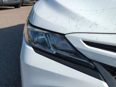 Certified 2018 Toyota Camry SE w/ Convenience Package image 10