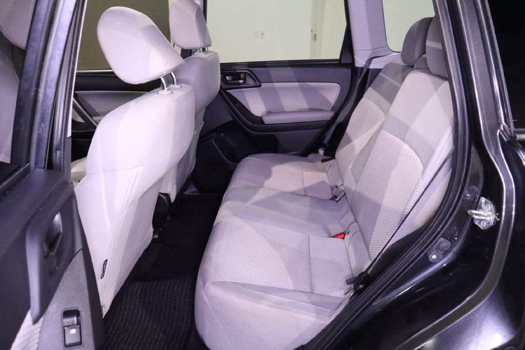 Used 2018 Subaru Forester 2.5i Premium w/ All-Weather Package AWD/4WD image 31