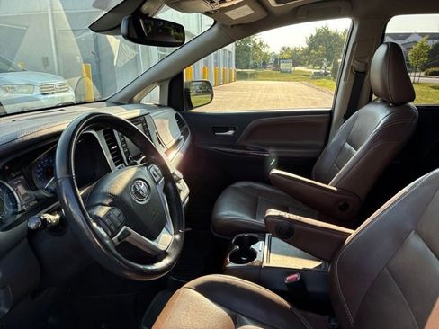 Used 2018 Toyota Sienna Limited Premium AWD/4WD image 30