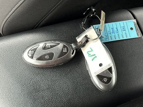 Used 2024 Hyundai Elantra SEL image 23