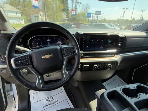 Used 2025 Chevrolet Silverado 2500 LT w/ Convenience Package AWD/4WD image 9