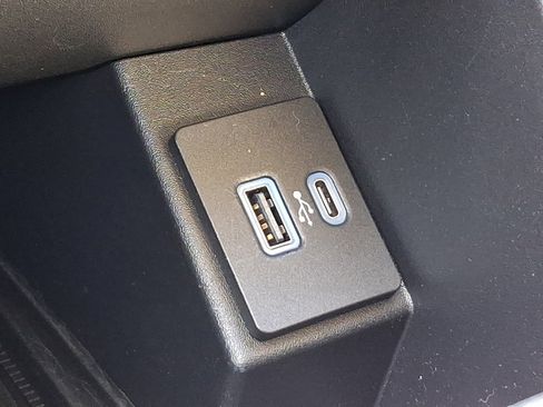 Used 2022 Ford Edge SEL w/ Convenience Package image 26