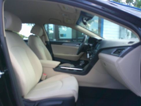 Used 2017 Hyundai Sonata SE w/ Cargo Package FWD image 17