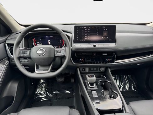 Used 2026 Nissan Rogue SL FWD image 12
