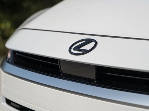 New 2026 Lexus TX 500h AWD image 4