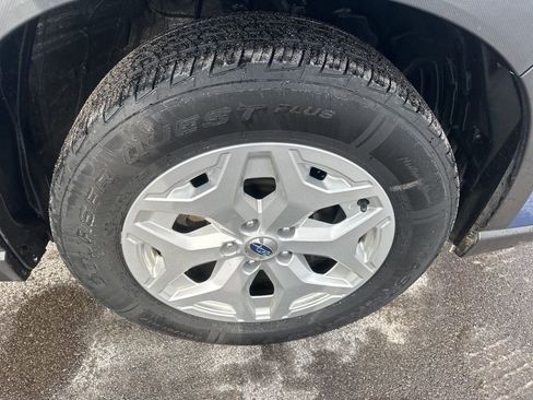Used 2022 Subaru Forester Base image 30