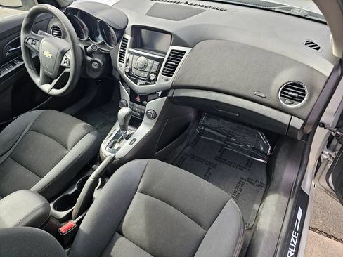 Used 2016 Chevrolet Cruze LT FWD image 9