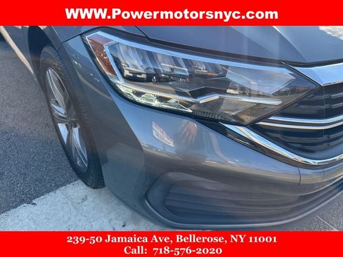 Used 2022 Volkswagen Jetta SE image 9