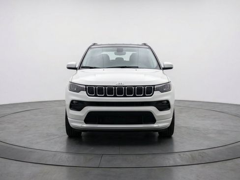 Used 2025 Jeep Compass Limited AWD/4WD image 2