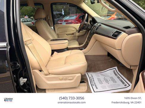 Used 2013 Cadillac Escalade Luxury AWD/4WD image 12