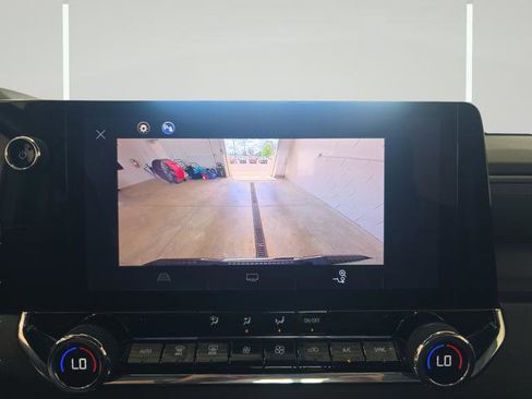 Used 2025 Chevrolet Colorado Trail Boss AWD/4WD image 19