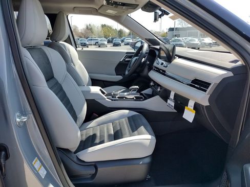 New 2026 Mitsubishi Outlander SE image 12