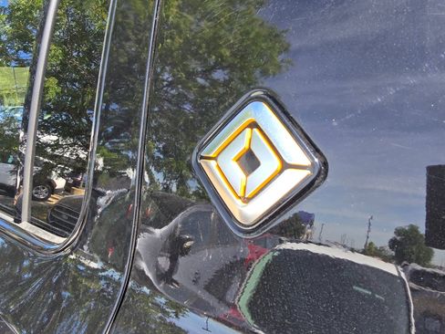 Used 2024 Rivian R1S Adventure AWD/4WD image 19