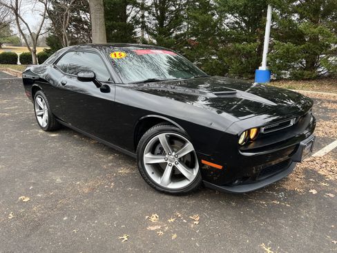 Used 2015 Dodge Challenger SXT w/ Super Sport Group (SS/T) image 2