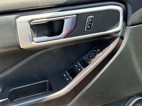 Used 2020 Ford Explorer XLT w/ Equipment Group 202A image 17