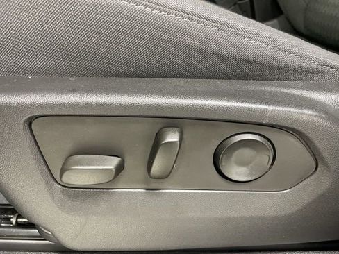 Used 2022 Chevrolet Silverado 1500 LT image 4