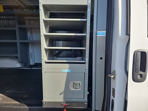 Used 2017 Chevrolet Express 2500 image 27