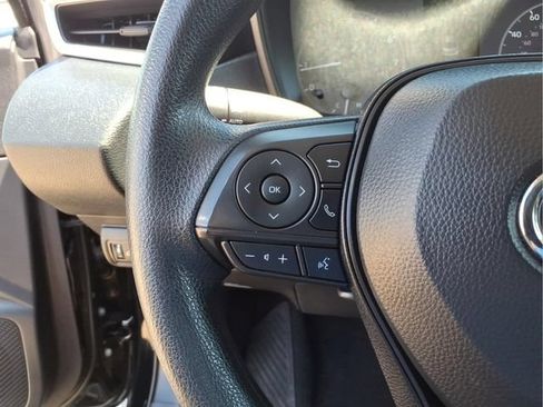 Used 2025 Toyota Corolla LE FWD image 16