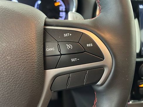 Used 2019 Jeep Grand Cherokee Trailhawk AWD/4WD image 17