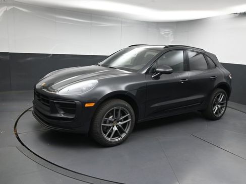 New 2026 Porsche Macan image 1