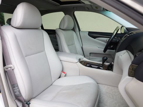 Used 2008 Lexus LS 460 RWD image 32