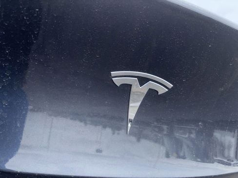 Used 2023 Tesla Model Y Long Range AWD/4WD image 15