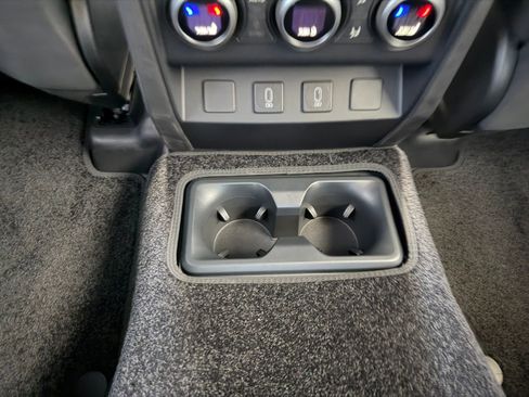 New 2026 Land Rover Defender 130 X-Dynamic SE image 29