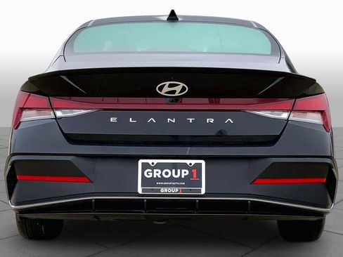 Used 2025 Hyundai Elantra Sport FWD image 5