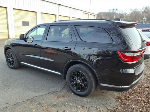 Used 2024 Dodge Durango SXT image 3
