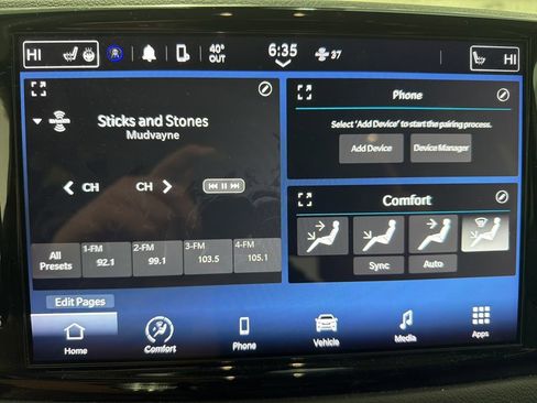 Used 2024 Chrysler Pacifica Touring-L image 15