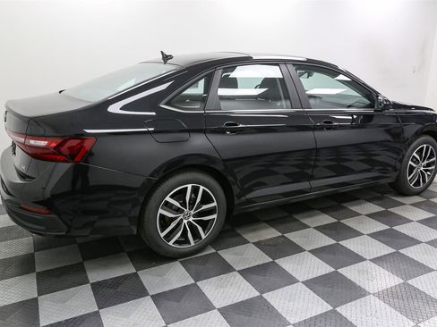 New 2026 Volkswagen Jetta SE FWD image 8