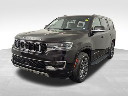 Used 2024 Jeep Wagoneer Series II w/ Flexible Seating Group RWD image 2