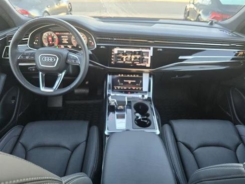 Used 2024 Audi Q8 Prestige image 11