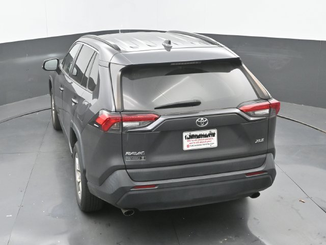 Used 2021 Toyota RAV4 XLE FWD image 15