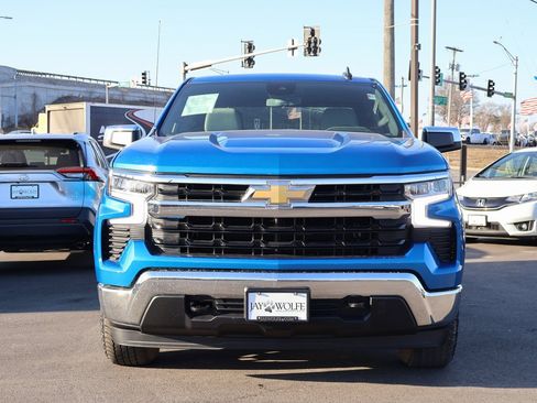 Used 2023 Chevrolet Silverado 1500 LT w/ Z71 Off-Road Package image 2