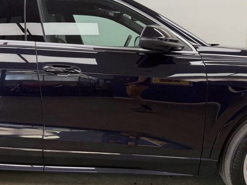 Used 2019 Audi Q8 Premium Plus w/ Premium Plus image 17