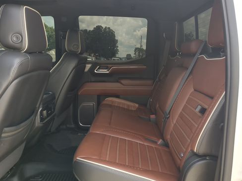 Used 2022 GMC Sierra 1500 Denali Ultimate AWD/4WD image 12