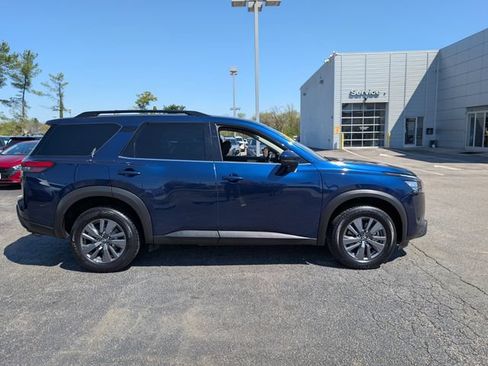 Certified 2024 Nissan Pathfinder SV AWD/4WD image 2