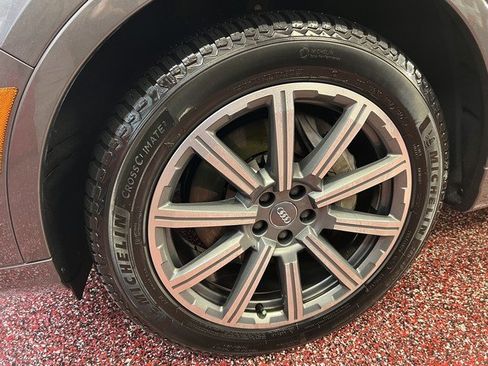 Used 2018 Audi Q7 3.0T Prestige w/ Prestige Package image 11